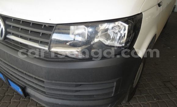 Nunua Ilio tumika Volkswagen Transporter White Gari ndani ya Big Bend nchini Lubombo Nunua Ilio tumika Volkswagen Transporter White Gari ndani ya Big Bend nchini Lubombo