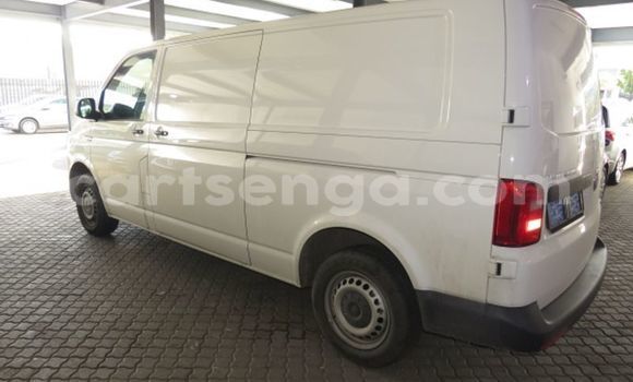 Nunua Ilio tumika Volkswagen Transporter White Gari ndani ya Big Bend nchini Lubombo Nunua Ilio tumika Volkswagen Transporter White Gari ndani ya Big Bend nchini Lubombo