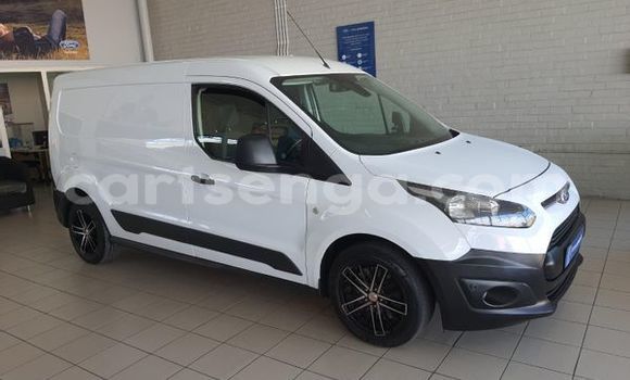 Nunua Ilio tumika Ford Contour White Gari ndani ya Big Bend nchini Lubombo Nunua Ilio tumika Ford Contour White Gari ndani ya Big Bend nchini Lubombo