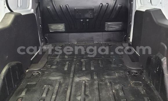 Nunua Ilio tumika Ford Contour White Gari ndani ya Big Bend nchini Lubombo Nunua Ilio tumika Ford Contour White Gari ndani ya Big Bend nchini Lubombo