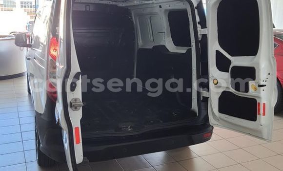 Nunua Ilio tumika Ford Contour White Gari ndani ya Big Bend nchini Lubombo Nunua Ilio tumika Ford Contour White Gari ndani ya Big Bend nchini Lubombo