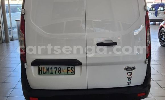 Nunua Ilio tumika Ford Contour White Gari ndani ya Big Bend nchini Lubombo Nunua Ilio tumika Ford Contour White Gari ndani ya Big Bend nchini Lubombo