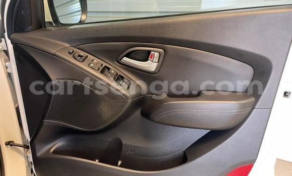 Nunua Ilio tumika Hyundai ix35 White Gari ndani ya Ezulwini nchini Hhohho Nunua Ilio tumika Hyundai ix35 White Gari ndani ya Ezulwini nchini Hhohho