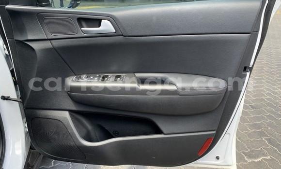Nunua Ilio tumika Kia Sportage White Gari ndani ya Hluti nchini Wilaya ya Shiselweni Nunua Ilio tumika Kia Sportage White Gari ndani ya Hluti nchini Wilaya ya Shiselweni