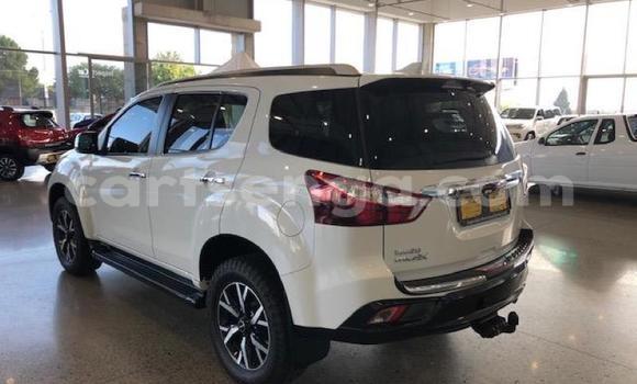 Nunua Ilio tumika Isuzu D-max Cab4 White Gari ndani ya Ezulwini nchini Hhohho Nunua Ilio tumika Isuzu D-max Cab4 White Gari ndani ya Ezulwini nchini Hhohho