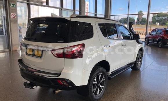 Nunua Ilio tumika Isuzu D-max Cab4 White Gari ndani ya Ezulwini nchini Hhohho Nunua Ilio tumika Isuzu D-max Cab4 White Gari ndani ya Ezulwini nchini Hhohho