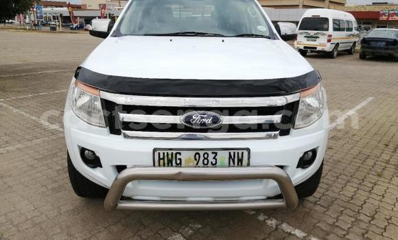 Nunua Ilio tumika Ford Ranger White Gari ndani ya Big Bend nchini Lubombo