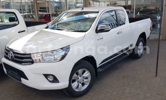 Buy Used Toyota Hilux White Car in Bulembu in Hhohho Buy Used Toyota Hilux White Car in Bulembu in Hhohho