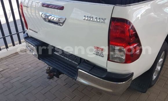 Buy Used Toyota Hilux White Car in Bulembu in Hhohho Buy Used Toyota Hilux White Car in Bulembu in Hhohho