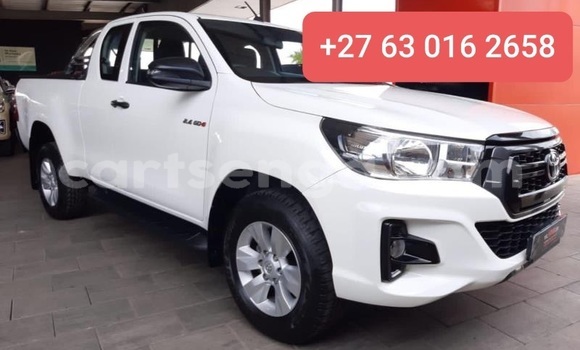 Buy Used Toyota Hilux White Car in Ezulwini in Hhohho Buy Used Toyota Hilux White Car in Ezulwini in Hhohho