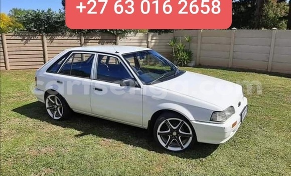 Nunua Ilio tumika Mazda 323 White Gari ndani ya Big Bend nchini Wilaya ya Lubombo Nunua Ilio tumika Mazda 323 White Gari ndani ya Big Bend nchini Wilaya ya Lubombo