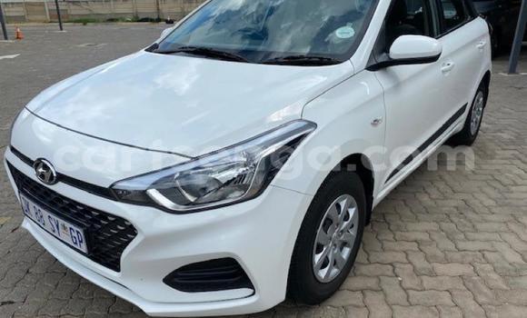 Nunua Ilio tumika Hyundai i20 White Gari ndani ya Manzini nchini Manzini Nunua Ilio tumika Hyundai i20 White Gari ndani ya Manzini nchini Manzini