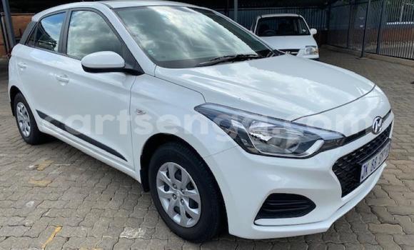 Nunua Ilio tumika Hyundai i20 White Gari ndani ya Manzini nchini Manzini Nunua Ilio tumika Hyundai i20 White Gari ndani ya Manzini nchini Manzini