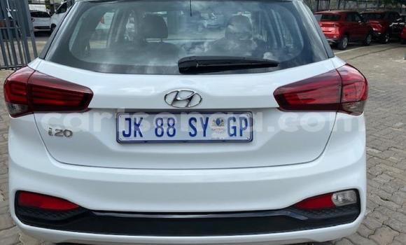 Nunua Ilio tumika Hyundai i20 White Gari ndani ya Manzini nchini Manzini Nunua Ilio tumika Hyundai i20 White Gari ndani ya Manzini nchini Manzini