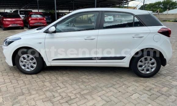 Nunua Ilio tumika Hyundai i20 White Gari ndani ya Manzini nchini Manzini Nunua Ilio tumika Hyundai i20 White Gari ndani ya Manzini nchini Manzini