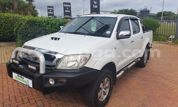 Nunua Ilio tumika Toyota Hilux White Gari ndani ya Big Bend nchini Wilaya ya Lubombo Nunua Ilio tumika Toyota Hilux White Gari ndani ya Big Bend nchini Wilaya ya Lubombo