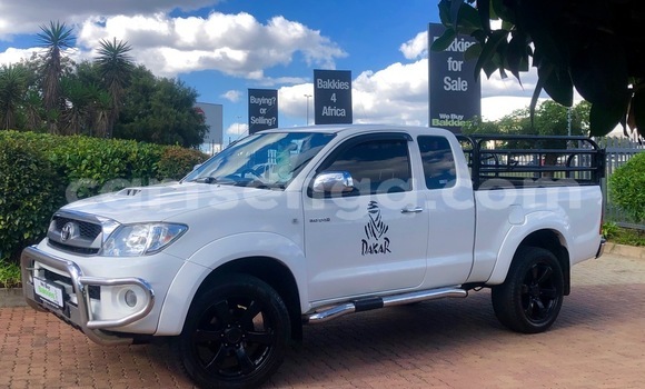Buy Used Toyota Hilux White Car in Big Bend in Lubombo District Buy Used Toyota Hilux White Car in Big Bend in Lubombo District