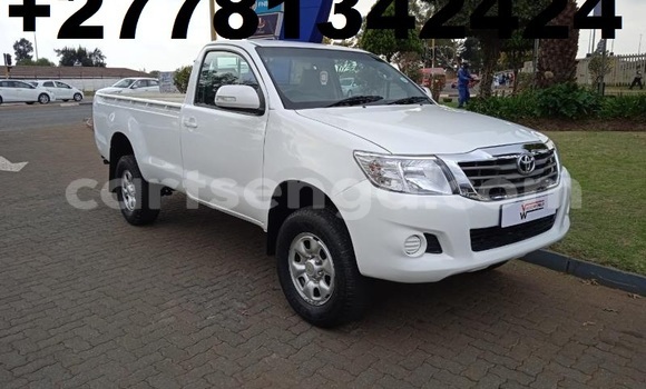 Nunua Ilio tumika Toyota Hilux White Gari ndani ya Mbabane nchini Manzini Nunua Ilio tumika Toyota Hilux White Gari ndani ya Mbabane nchini Manzini
