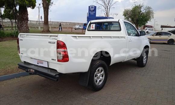 Buy Used Toyota Hilux White Car in Mbabane in Manzini Buy Used Toyota Hilux White Car in Mbabane in Manzini