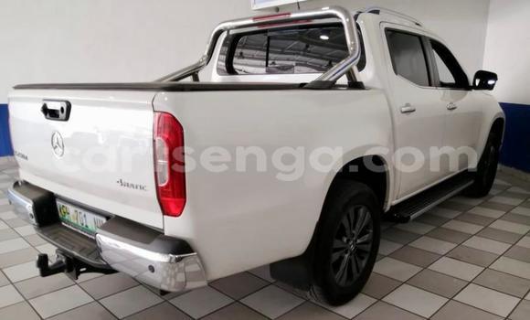 Buy Used Mercedes‒Benz X-klasse Concept White Car in Ezulwini in Hhohho Buy Used Mercedes‒Benz X-klasse Concept White Car in Ezulwini in Hhohho