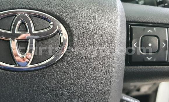 Nunua Ilio tumika Toyota Hilux White Gari ndani ya Lavumisa nchini Wilaya ya Shiselweni Nunua Ilio tumika Toyota Hilux White Gari ndani ya Lavumisa nchini Wilaya ya Shiselweni