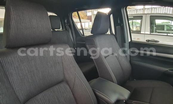 Nunua Ilio tumika Toyota Hilux White Gari ndani ya Lavumisa nchini Wilaya ya Shiselweni Nunua Ilio tumika Toyota Hilux White Gari ndani ya Lavumisa nchini Wilaya ya Shiselweni