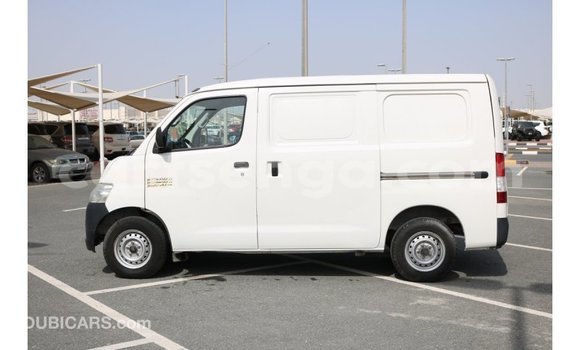 Buy Import Daihatsu Sirion White Car in Import - Dubai in Hhohho