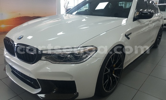 Nunua Ilio tumika BMW M5 White Gari ndani ya Ezulwini nchini Hhohho