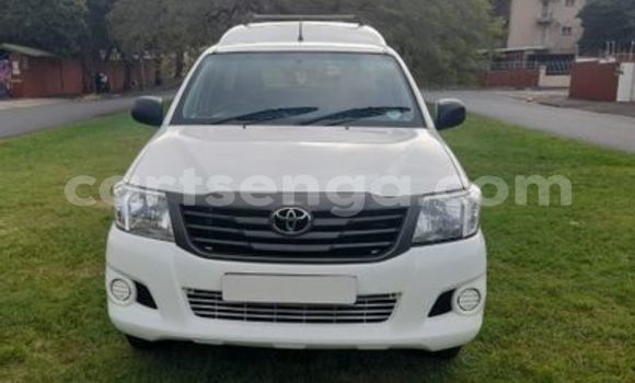 Nunua Ilio tumika Toyota Hilux White Gari ndani ya Ezulwini nchini Hhohho Nunua Ilio tumika Toyota Hilux White Gari ndani ya Ezulwini nchini Hhohho