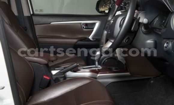 Nunua Ilio tumika Toyota Fortuner White Gari ndani ya Big Bend nchini Wilaya ya Lubombo Nunua Ilio tumika Toyota Fortuner White Gari ndani ya Big Bend nchini Wilaya ya Lubombo