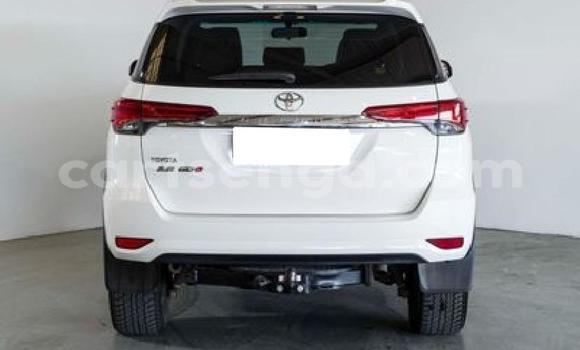 Nunua Ilio tumika Toyota Fortuner White Gari ndani ya Big Bend nchini Wilaya ya Lubombo Nunua Ilio tumika Toyota Fortuner White Gari ndani ya Big Bend nchini Wilaya ya Lubombo