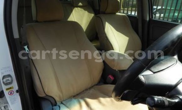 Nunua Ilio tumika Toyota Hilux White Gari ndani ya Ezulwini nchini Hhohho Nunua Ilio tumika Toyota Hilux White Gari ndani ya Ezulwini nchini Hhohho