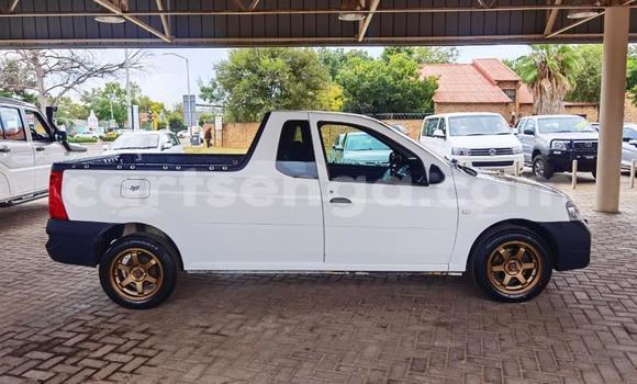 Nunua Ilio tumika Nissan Pickup White Gari ndani ya Big Bend nchini Lubombo Nunua Ilio tumika Nissan Pickup White Gari ndani ya Big Bend nchini Lubombo