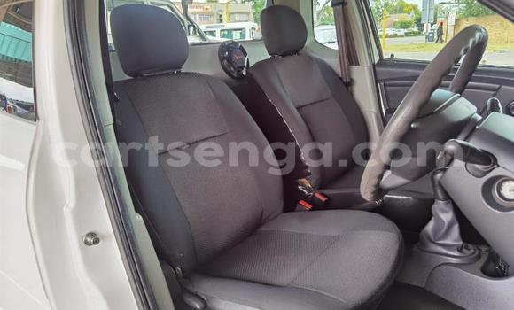 Nunua Ilio tumika Nissan Pickup White Gari ndani ya Big Bend nchini Lubombo Nunua Ilio tumika Nissan Pickup White Gari ndani ya Big Bend nchini Lubombo