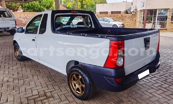 Nunua Ilio tumika Nissan Pickup White Gari ndani ya Big Bend nchini Lubombo Nunua Ilio tumika Nissan Pickup White Gari ndani ya Big Bend nchini Lubombo