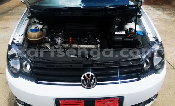 Acheter Occasion Voiture Volkswagen Polo Blanc à Bulembu, Hhohho Acheter Occasion Voiture Volkswagen Polo Blanc à Bulembu, Hhohho