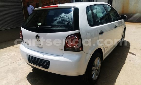 Acheter Occasion Voiture Volkswagen Polo Blanc à Bulembu, Hhohho Acheter Occasion Voiture Volkswagen Polo Blanc à Bulembu, Hhohho