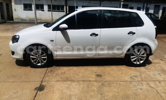 Acheter Occasion Voiture Volkswagen Polo Blanc à Bulembu, Hhohho Acheter Occasion Voiture Volkswagen Polo Blanc à Bulembu, Hhohho