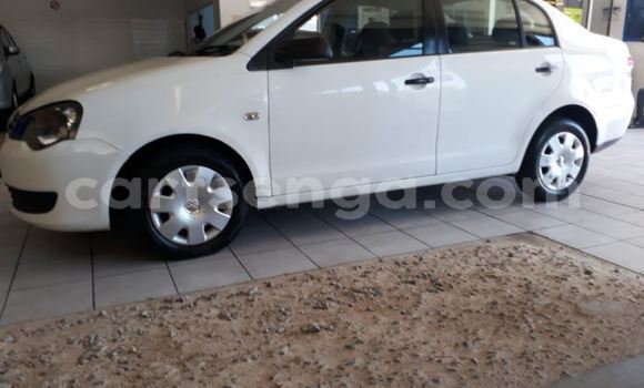 Buy Used Volkswagen Polo White Car in Ezulwini in Hhohho Buy Used Volkswagen Polo White Car in Ezulwini in Hhohho