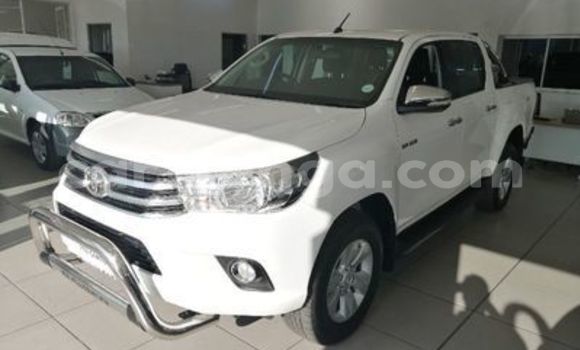 Nunua Ilio tumika Toyota Hilux White Gari ndani ya Ezulwini nchini Hhohho Nunua Ilio tumika Toyota Hilux White Gari ndani ya Ezulwini nchini Hhohho