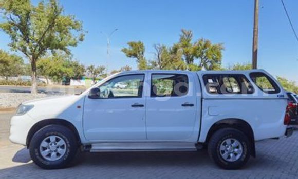 Nunua Ilio tumika Toyota Hilux White Gari ndani ya Ezulwini nchini Hhohho Nunua Ilio tumika Toyota Hilux White Gari ndani ya Ezulwini nchini Hhohho