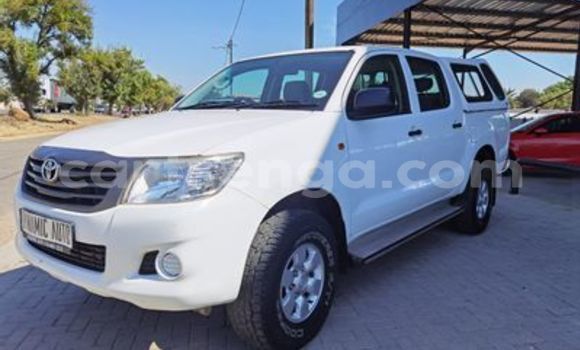 Nunua Ilio tumika Toyota Hilux White Gari ndani ya Ezulwini nchini Hhohho Nunua Ilio tumika Toyota Hilux White Gari ndani ya Ezulwini nchini Hhohho