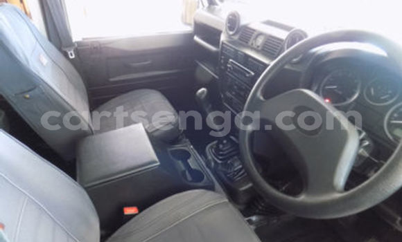 Acheter Occasion Voiture Land Rover Defender Vert à Ezulwini, Hhohho Acheter Occasion Voiture Land Rover Defender Vert à Ezulwini, Hhohho