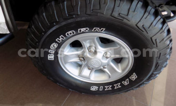 Acheter Occasion Voiture Land Rover Defender Blanc à Ezulwini, Hhohho Acheter Occasion Voiture Land Rover Defender Blanc à Ezulwini, Hhohho