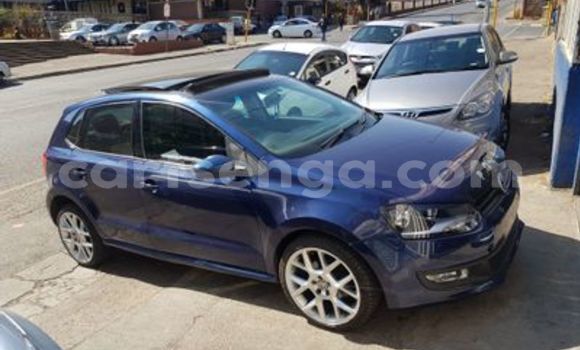 Nunua Ilio tumika Volkswagen Polo Blue Gari ndani ya Ezulwini nchini Hhohho Nunua Ilio tumika Volkswagen Polo Blue Gari ndani ya Ezulwini nchini Hhohho