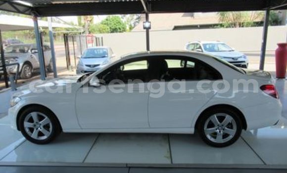 Acheter Occasion Voiture Mercedes-Benz C-Classe Blanc à Ezulwini, Hhohho Acheter Occasion Voiture Mercedes-Benz C-Classe Blanc à Ezulwini, Hhohho