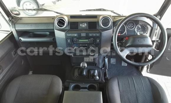 Nunua Ilio tumika Land Rover Defender White Gari ndani ya Big Bend nchini Lubombo Nunua Ilio tumika Land Rover Defender White Gari ndani ya Big Bend nchini Lubombo