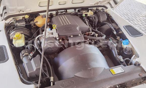 Nunua Ilio tumika Land Rover Defender White Gari ndani ya Big Bend nchini Lubombo Nunua Ilio tumika Land Rover Defender White Gari ndani ya Big Bend nchini Lubombo