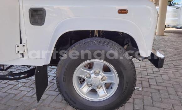 Nunua Ilio tumika Land Rover Defender White Gari ndani ya Big Bend nchini Lubombo Nunua Ilio tumika Land Rover Defender White Gari ndani ya Big Bend nchini Lubombo