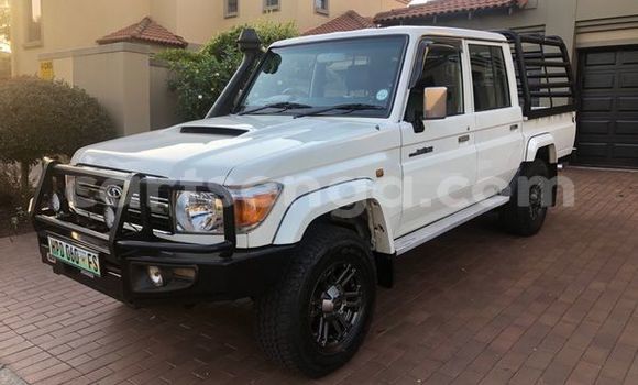 Acheter Occasion Voiture Toyota Land Cruiser Blanc à Ezulwini, Hhohho Acheter Occasion Voiture Toyota Land Cruiser Blanc à Ezulwini, Hhohho